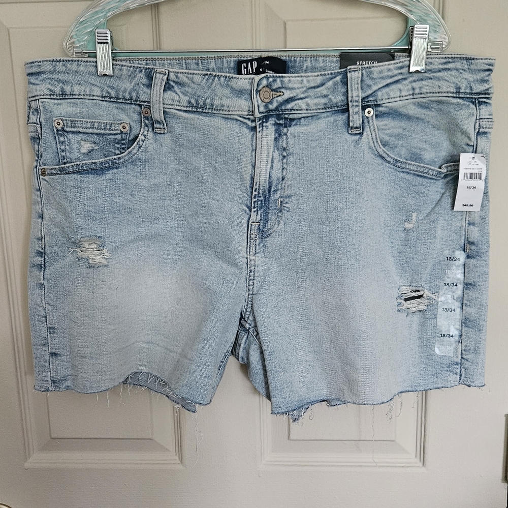 NWT Gap 5" inseam Mid-rise Distressed Denim Shorts 18/34